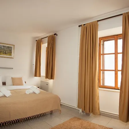 Apartment R-club Old Town Budva