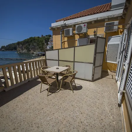 R-club Old Town Apartment Budva
