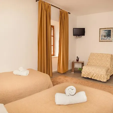 R-club Old Town Apartment